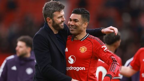 Casemiro: Carrick 'completely deserves' United job.