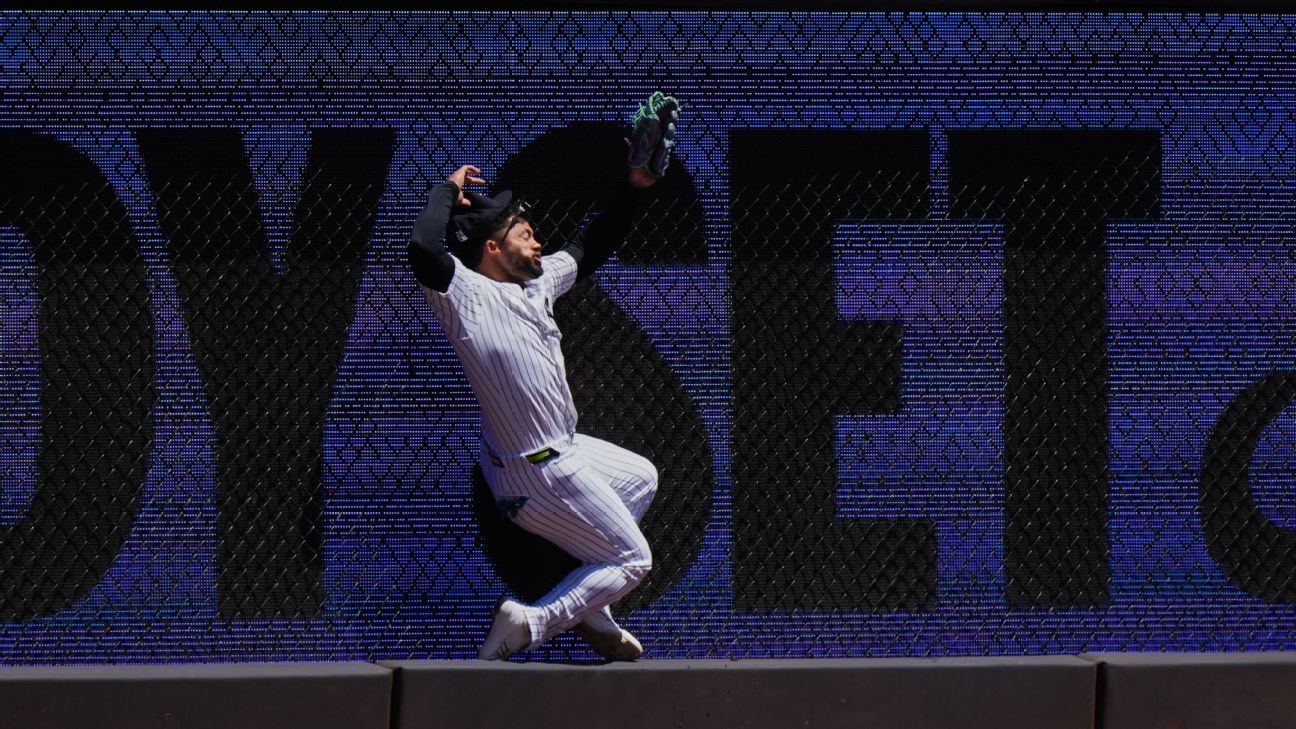Yankees' Jasson Domínguez Carted Off After Crashing Into Wall