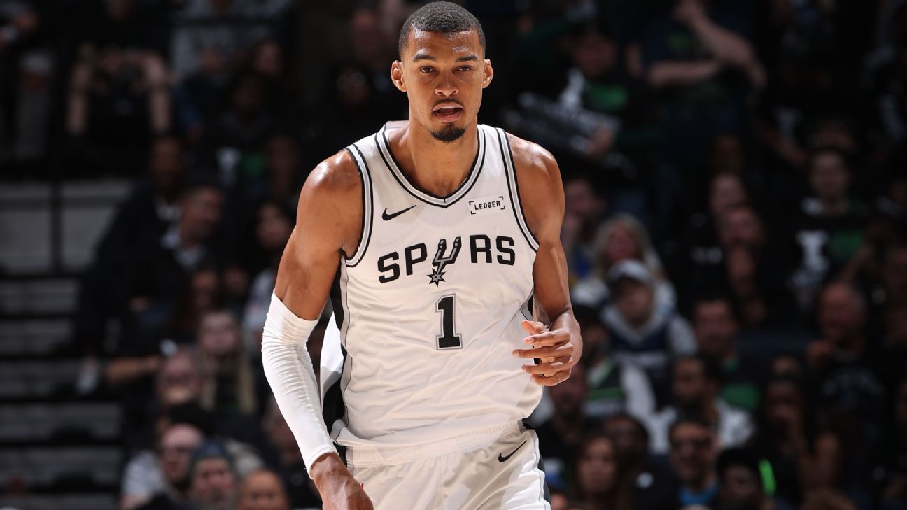 Wembanyama's 39 Points, 15 Boards Give Spurs 2-1 Series Lead
