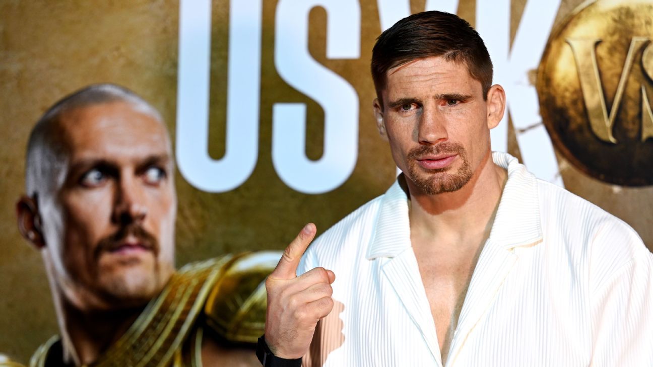 Oleksandr Usyk vs. Rico Verhoeven: Kickboxer honors late mother with recreated photo in Egypt Oleksandr Usyk vs. Rico Verhoeven: Kickboxer honors late mother with recreated photo in Egypt