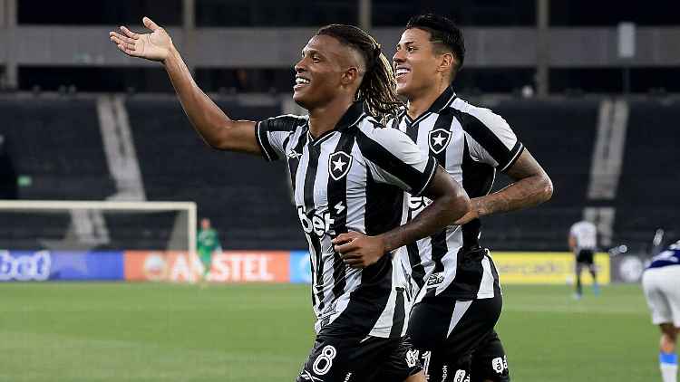 Rumores de traspasos, noticias: Man United sigue a Danilo del Botafogo