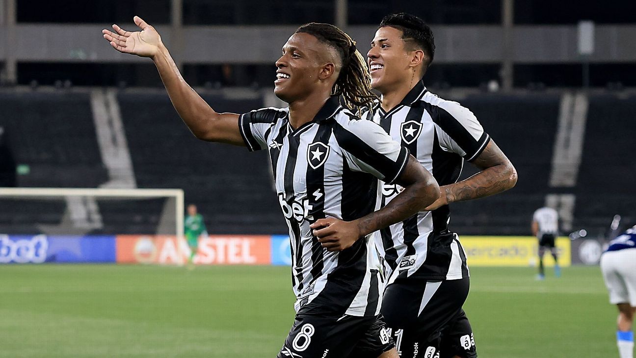 Transfer rumors, news: Man United tracking Botafog...