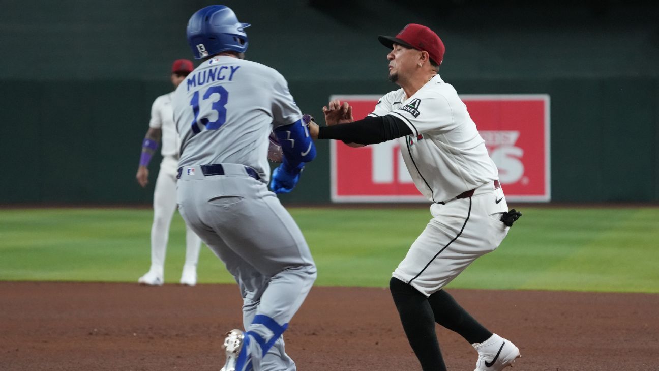 Muncy, Vargas injured on violent collision at firs...