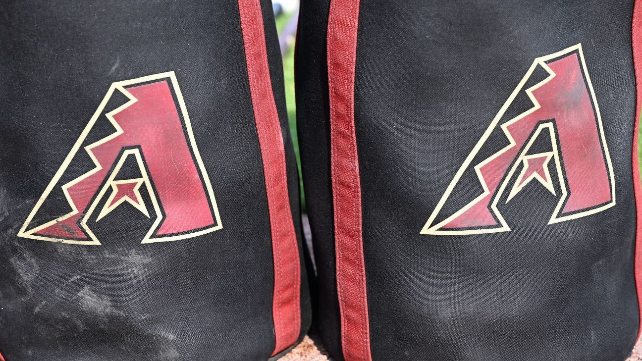 Diamondbacks sign Korean 2-way prospect Eom, 18