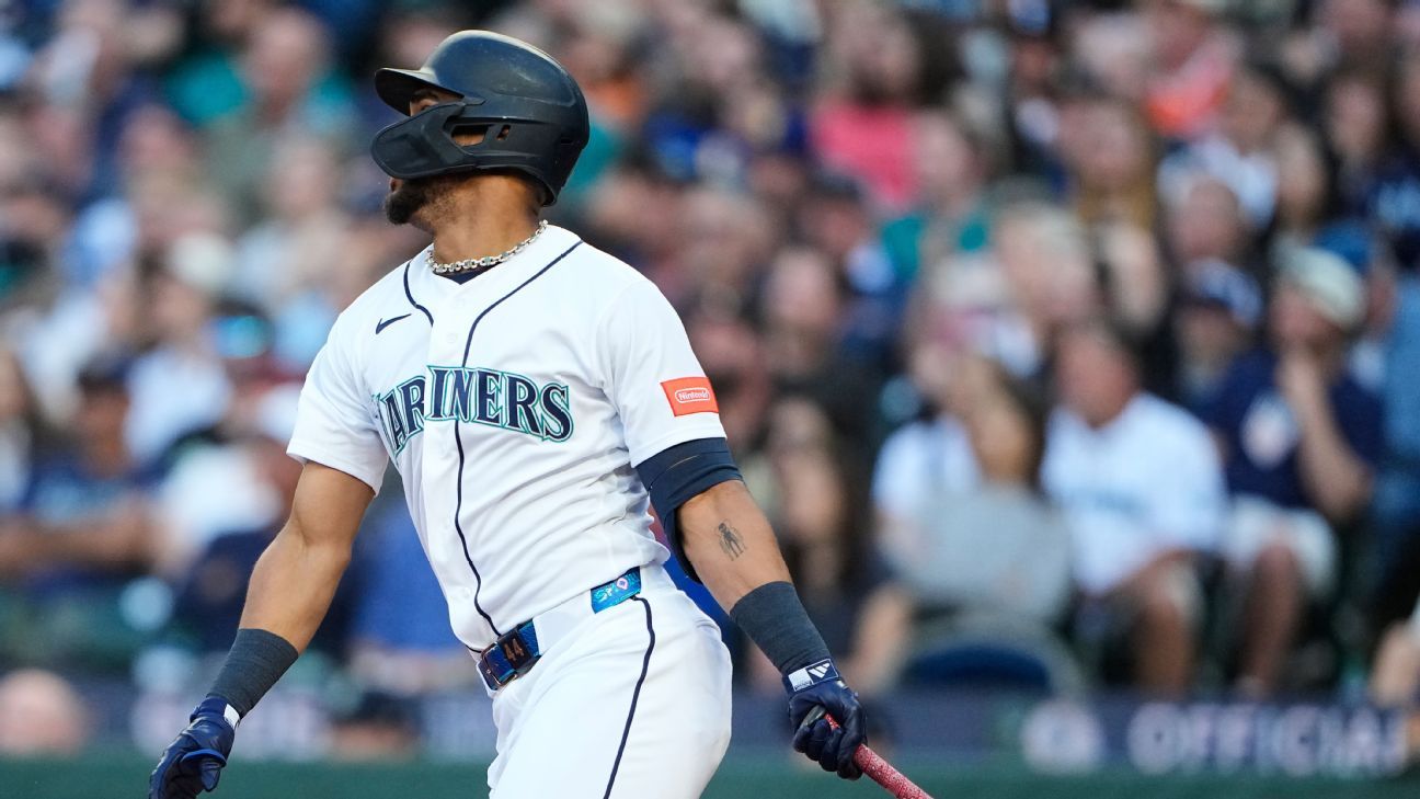 M's Rodríguez exits loss with hamstring spasm