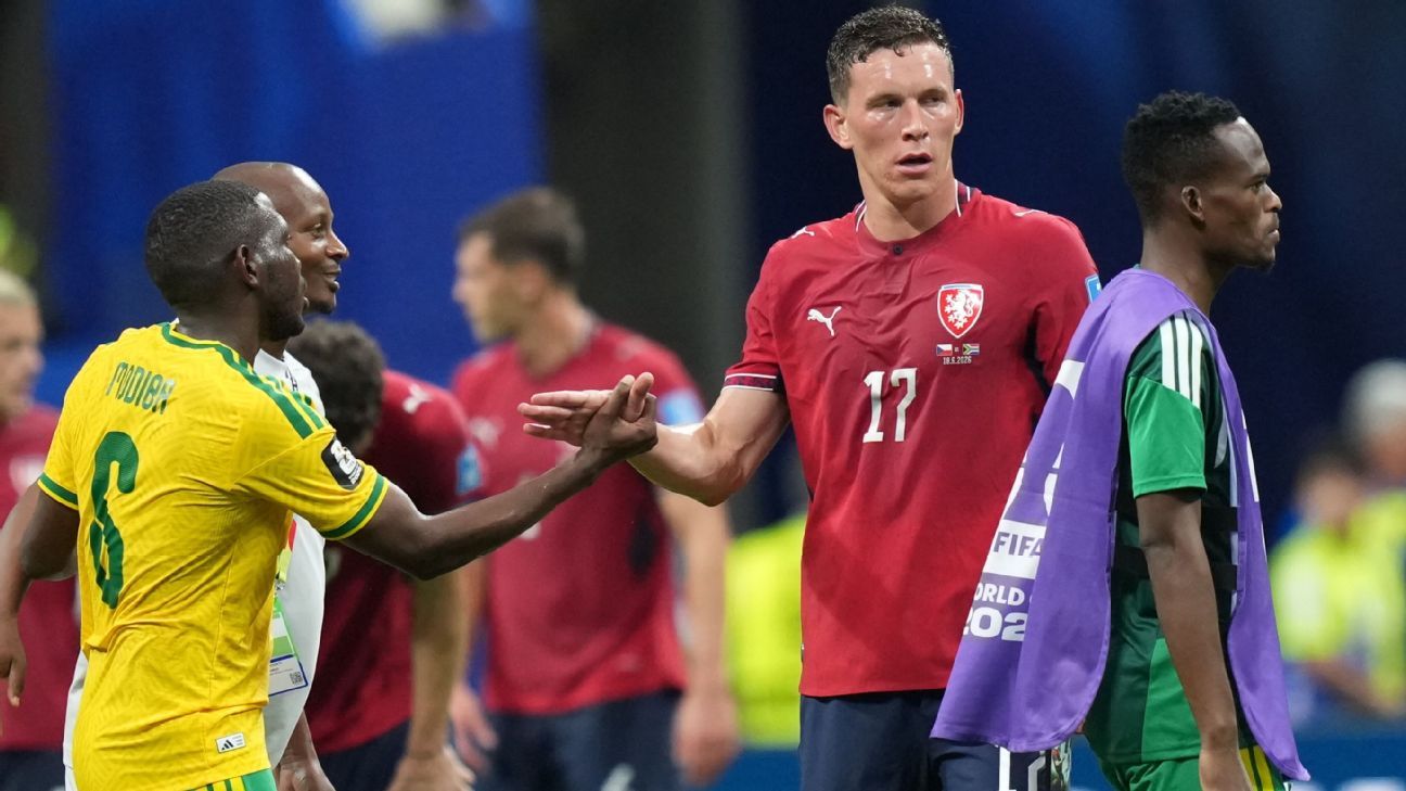 Czech Republic and South Africa tie and clear their way to Mexico and South Korea