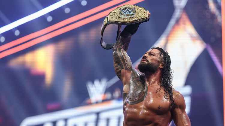 الوجبات السريعة في SummerSlam Night 2: فوز رومان رينز ينهي التنافس مع سيث رولينز