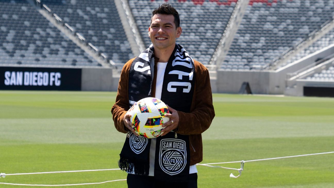 Chucky Lozano paga inactividad con la peor valoración de su carrera