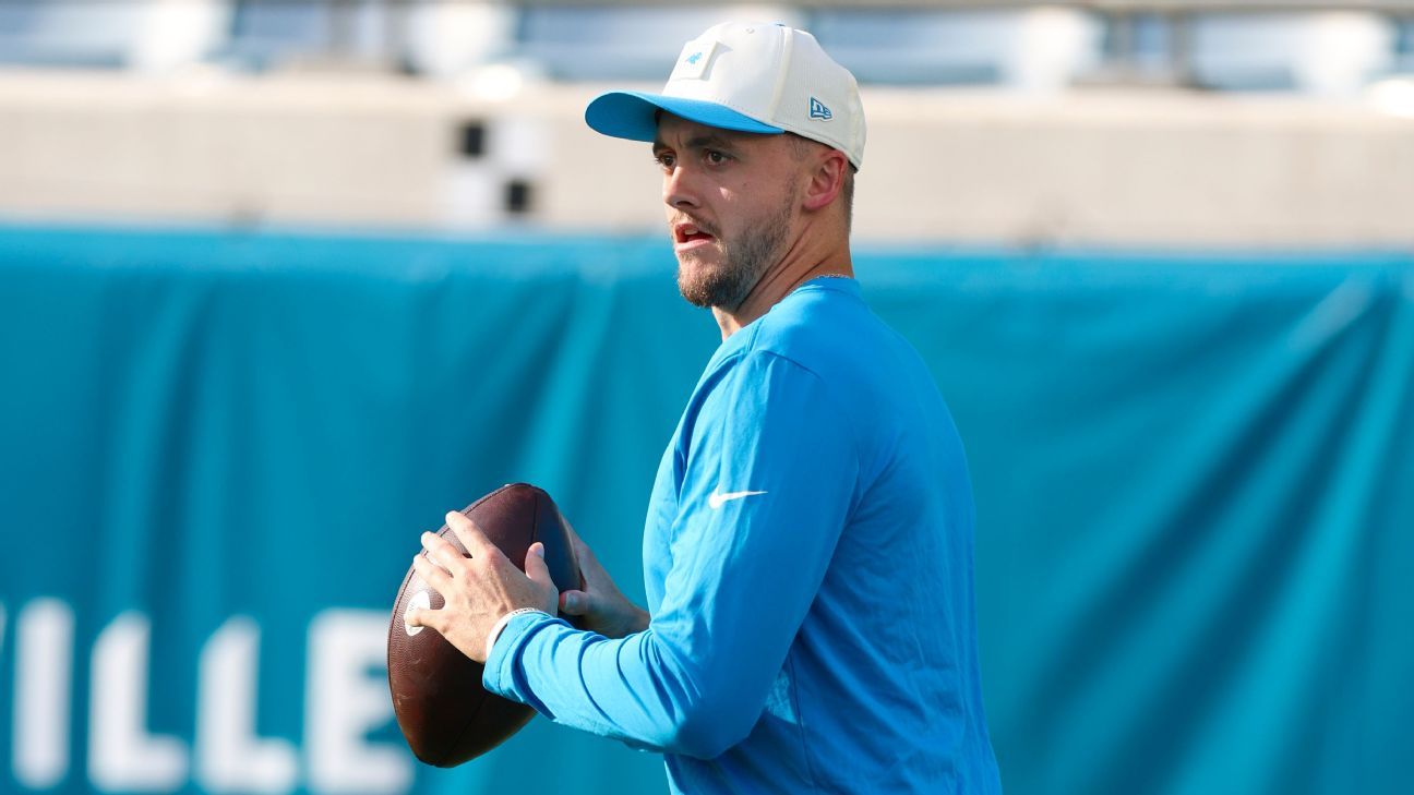 Lesões afastam Haynes King e Xavier Legette durante o training camp dos Carolina Panthers