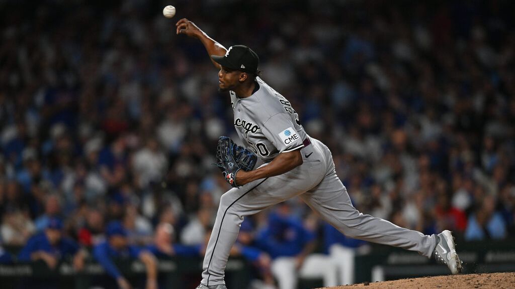 White Sox place reliever Brazoban on 15-day IL