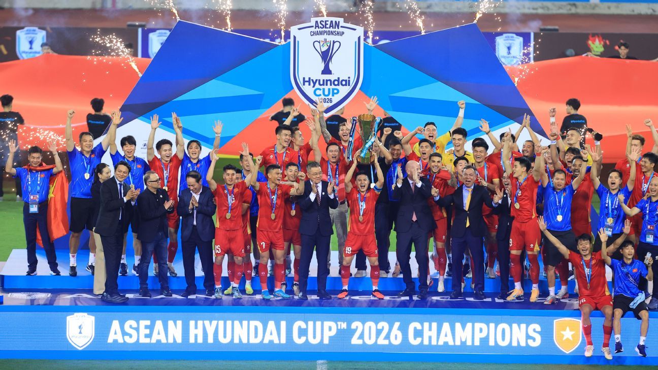 Vietnam crowned kings of ASEAN Championship again as Thailand squander  comeback bid - ESPN