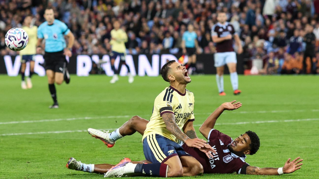 VAR Review: Why did clear Arsenal penalty get missed?