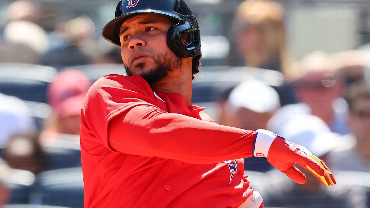 Red Sox place 1B Contreras on IL, recall Gasper