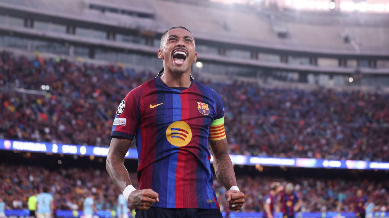Flick hails 'unbelievable' Raphinha in new No. 9 role