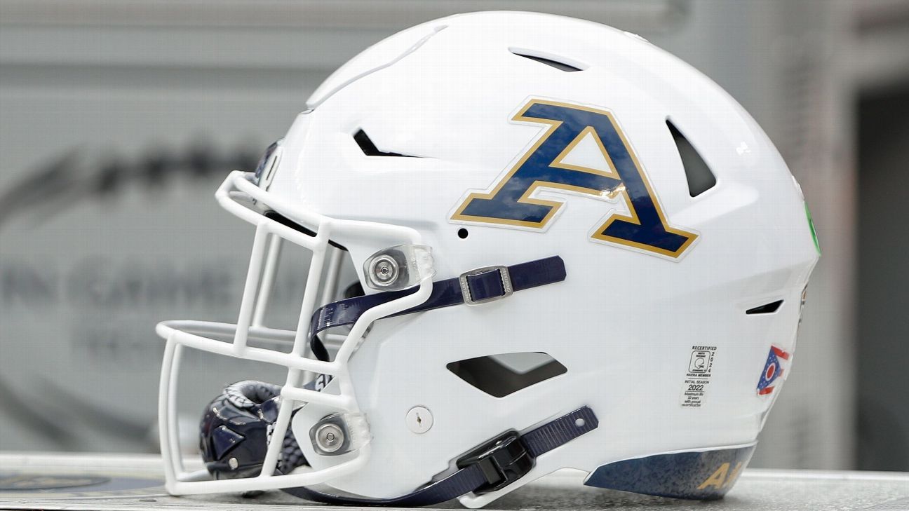 Akron Fan's OC Debut Ends with Fumbled First Drive
