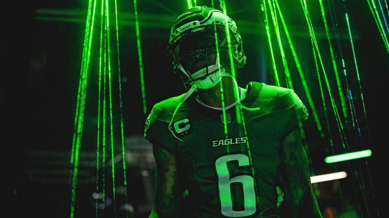 Devonta Smith is Eagles' undisputed No. 1 WR. He was shaped by perseverance