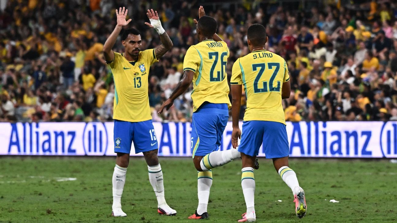 Matheuzinho fala sobre estreia na Seleção e afirma que pressão é 'muito maior' que no Corinthians e Flamengo
