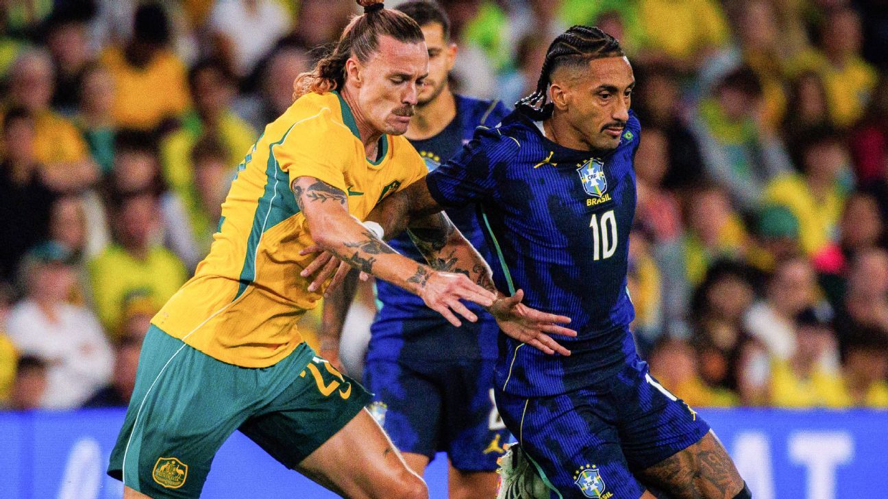 Brazil's Raphinha substituted due to thigh pain