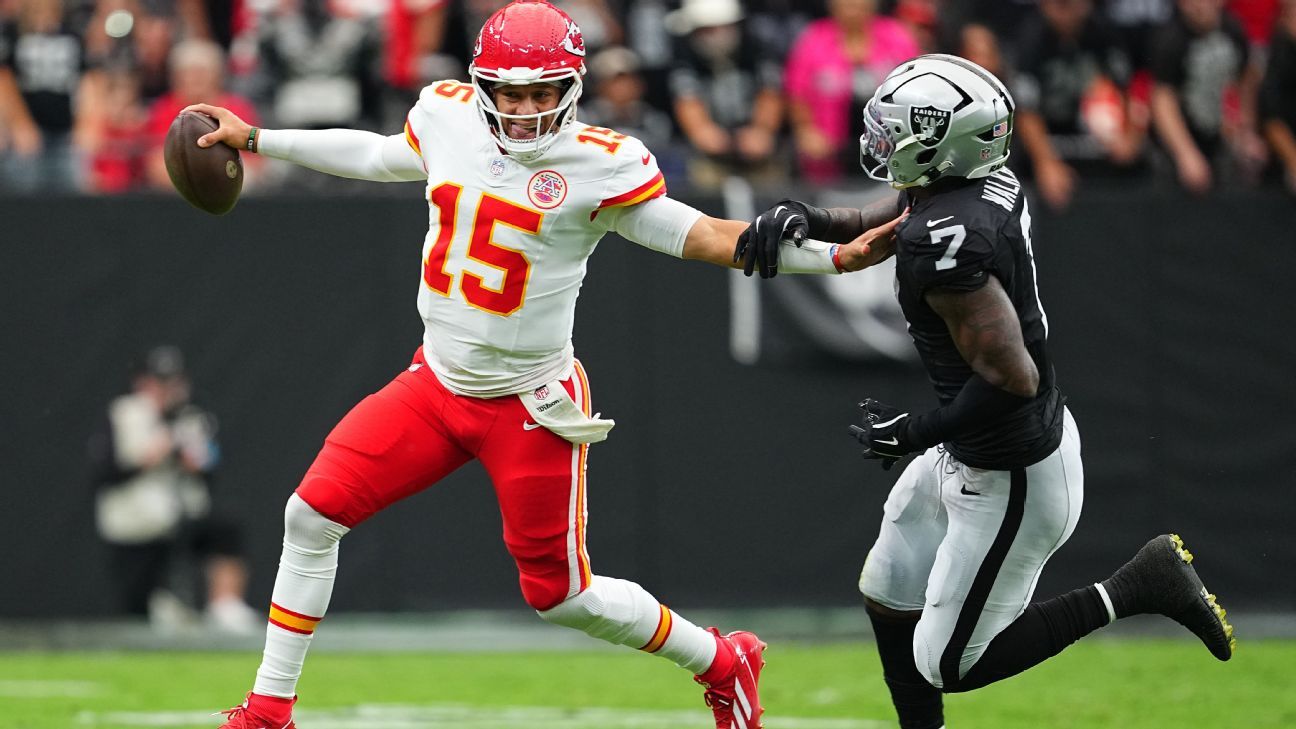 Follow live: Lions, Panthers go head-to-head in Charlotte