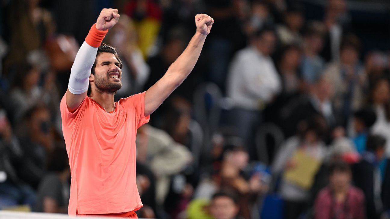 Carlos Alcaraz Rallies Past Jaume Munar into Japan Open Final