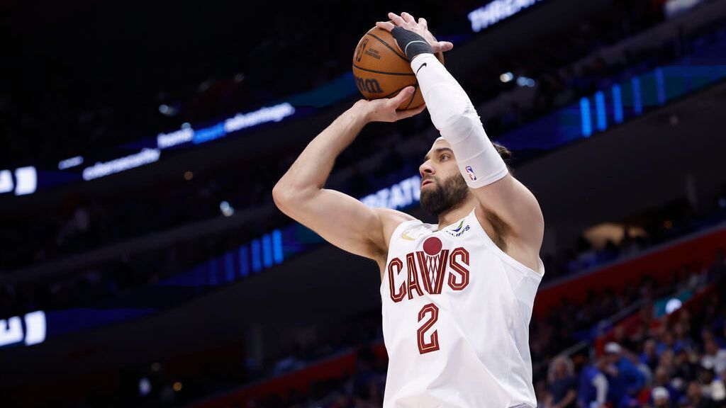 Sources: Clippers' Strus (foot) to be reevaluated in 4 weeks