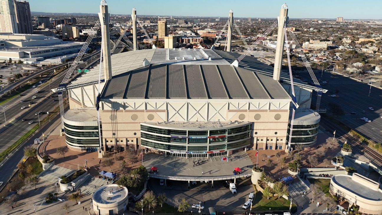 Military member hurt in fall from rafters during UTSA pregame rappel