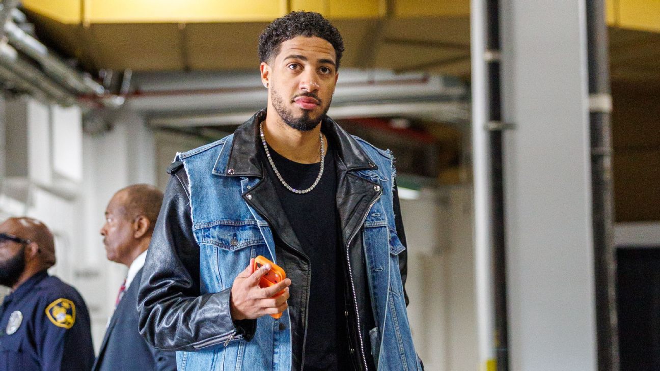 Time to play the game: Haliburton rocks jacket with nod to Triple H in NBA return