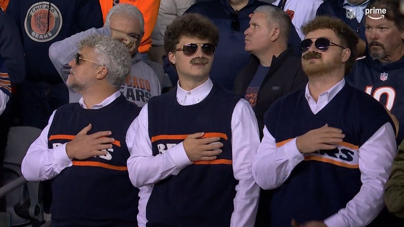 Da Coach: Bears pay homage to Mike Ditka at first home game since coach's death
