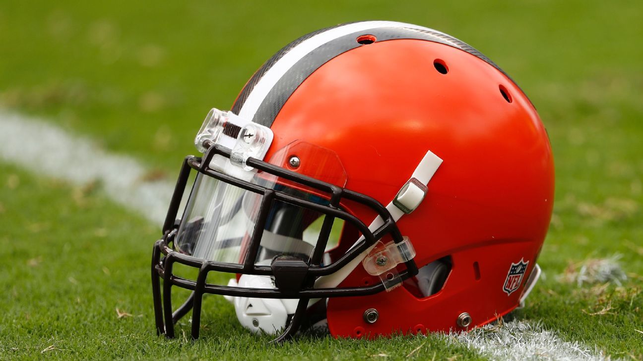 Cleveland Browns DB Troy Hill hospitalized with neck injury, has movement of extremities
