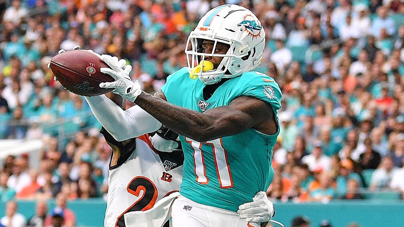 New England Patriots acquire WR DeVante Parker in trade with Miami Dolphins