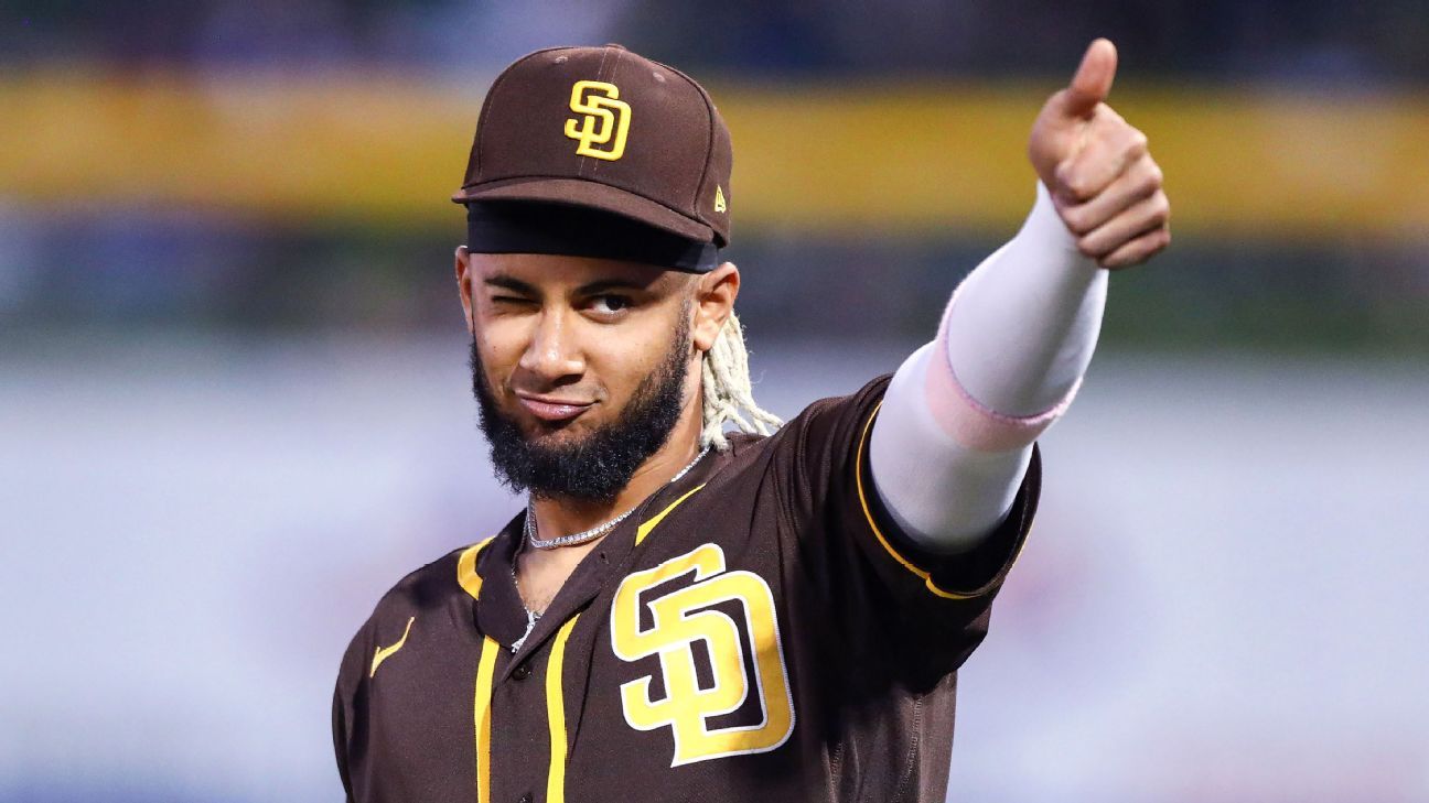 Fernando Tatis Jr.  cites the legacy as a reason for a 14-year deal with San Diego Padres