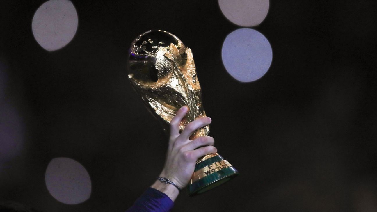 Piala Dunia Dua Tahunan bisa menelan biaya €8 miliar per musim