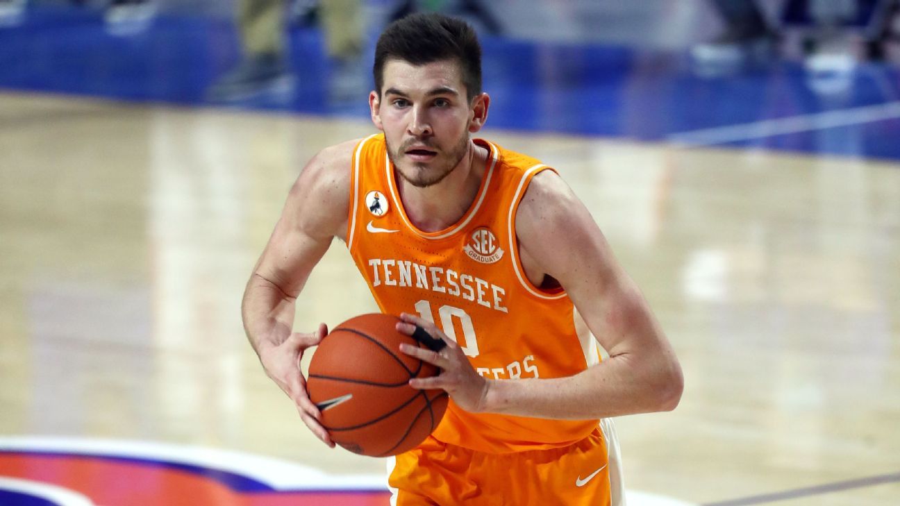 Tennessee Volunteers John Fulkerson out of the SEC tournament with facial injuries