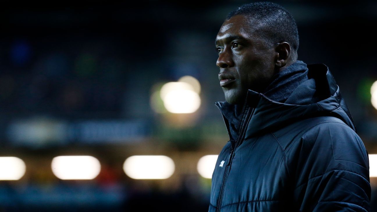 Photo of Seedorf: Punish players who cover their mouths