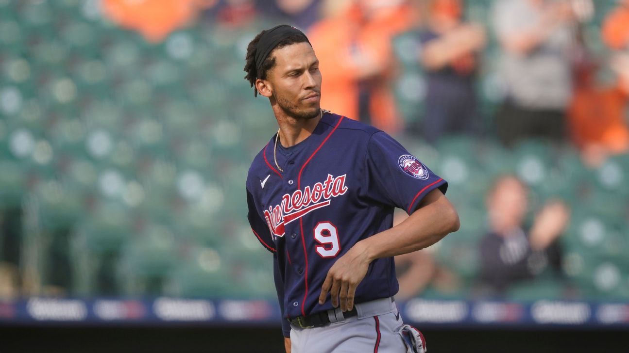 Twin SS Andrelton Simmons, who turned down the vaccine, after positive COVID-19 test