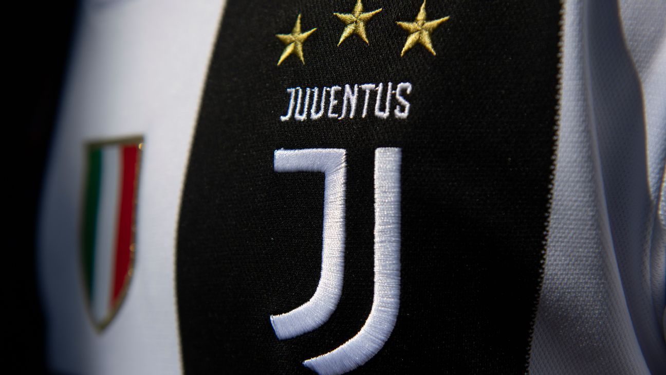 Juventus discount 15 points on transfer deals