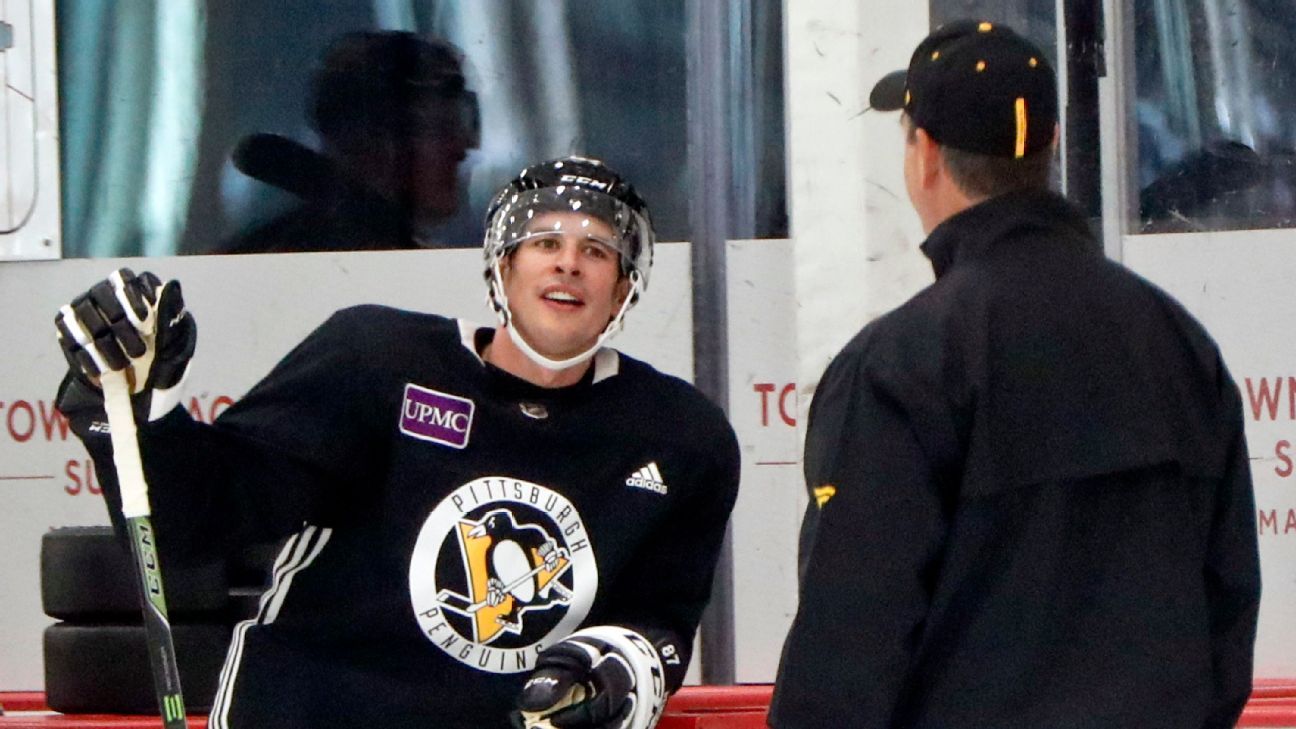 Pittsburgh Penguins’ Sidney Crosby, Brian Dumoulin, pelatih Mike Sullivan keluar dari protokol COVID-19