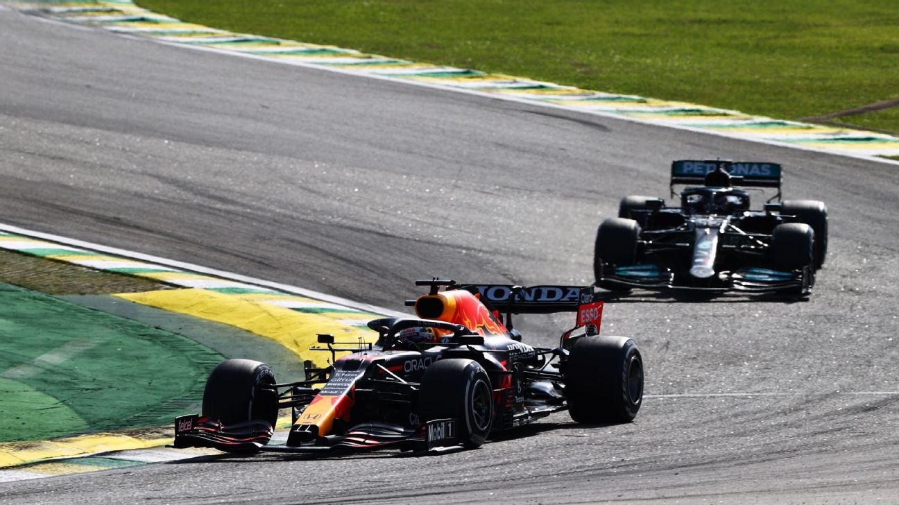 Lewis Hamilton – Max Verstappen nyaris ‘berjuang keras’