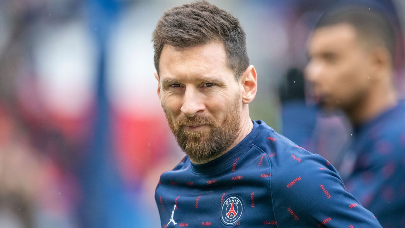 Photo of Messi ‘lost’ at PSG, should return to Barca – Alves