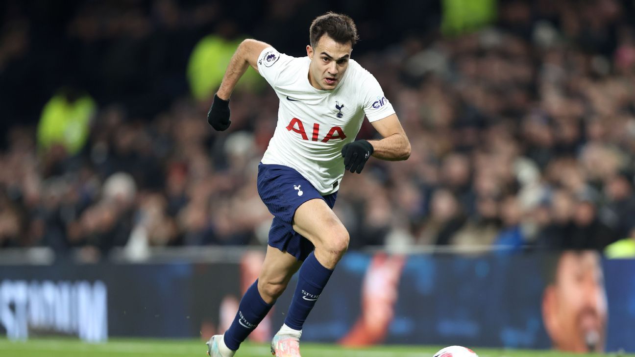 Manchester United signs left-back Reguilon on loan from Tottenham