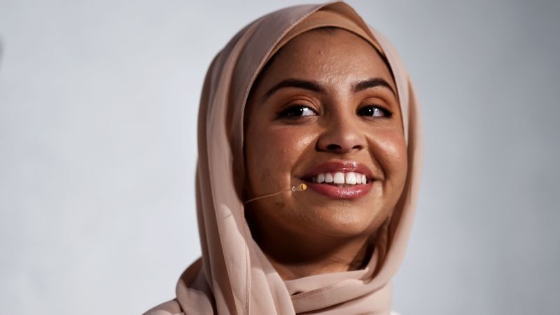 Descalificada por correr con hiyab, Noor Alexandria Abukaram convirtió el dolor en acción