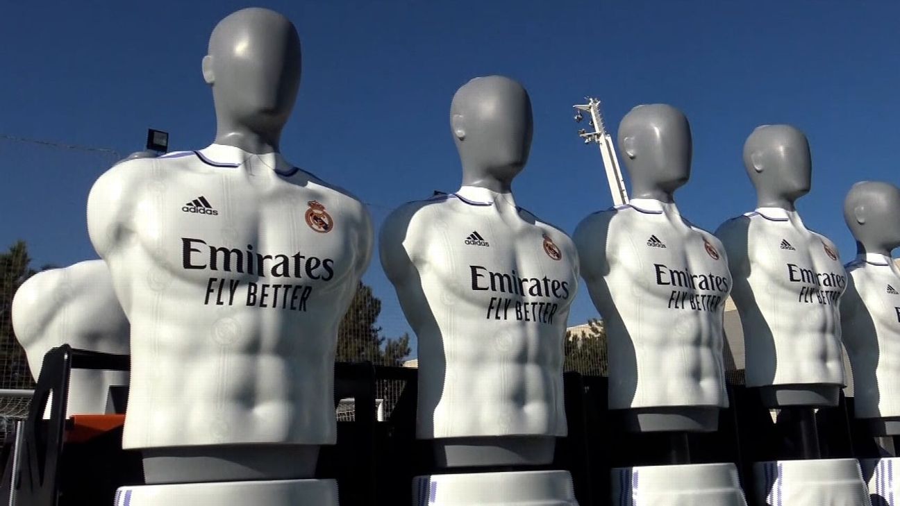 Actual Madrid stars Modric, Vinicius, Kroos are utilizing a robotic wall to good their free kicks