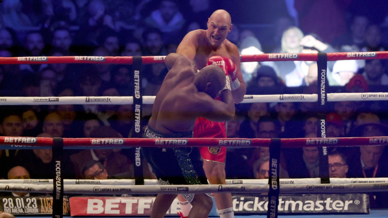 Tyson Fury passes Derek Chisora ​​and waits for Uzi