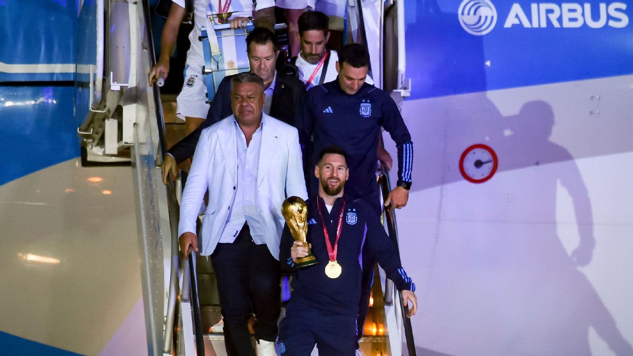 Argentina arrive home to rapturous welcome
