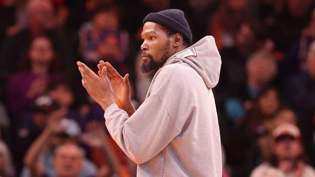 Durant scrimmages with Suns, ruled out Friday