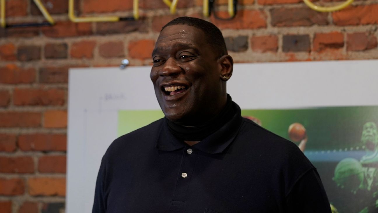 Ex-NBA star Shawn Kemp booked on felony drive-by-shooting charge