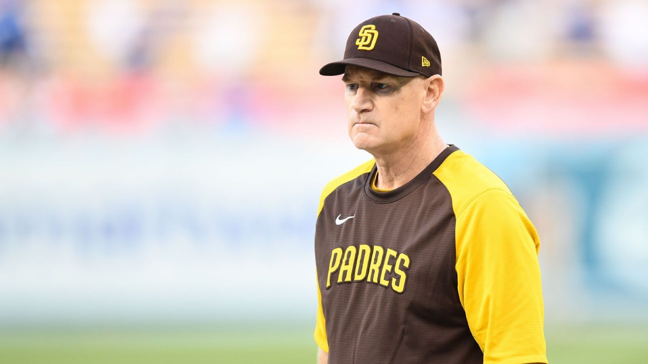 Padres 3rd-base coach Williams has colon cancer