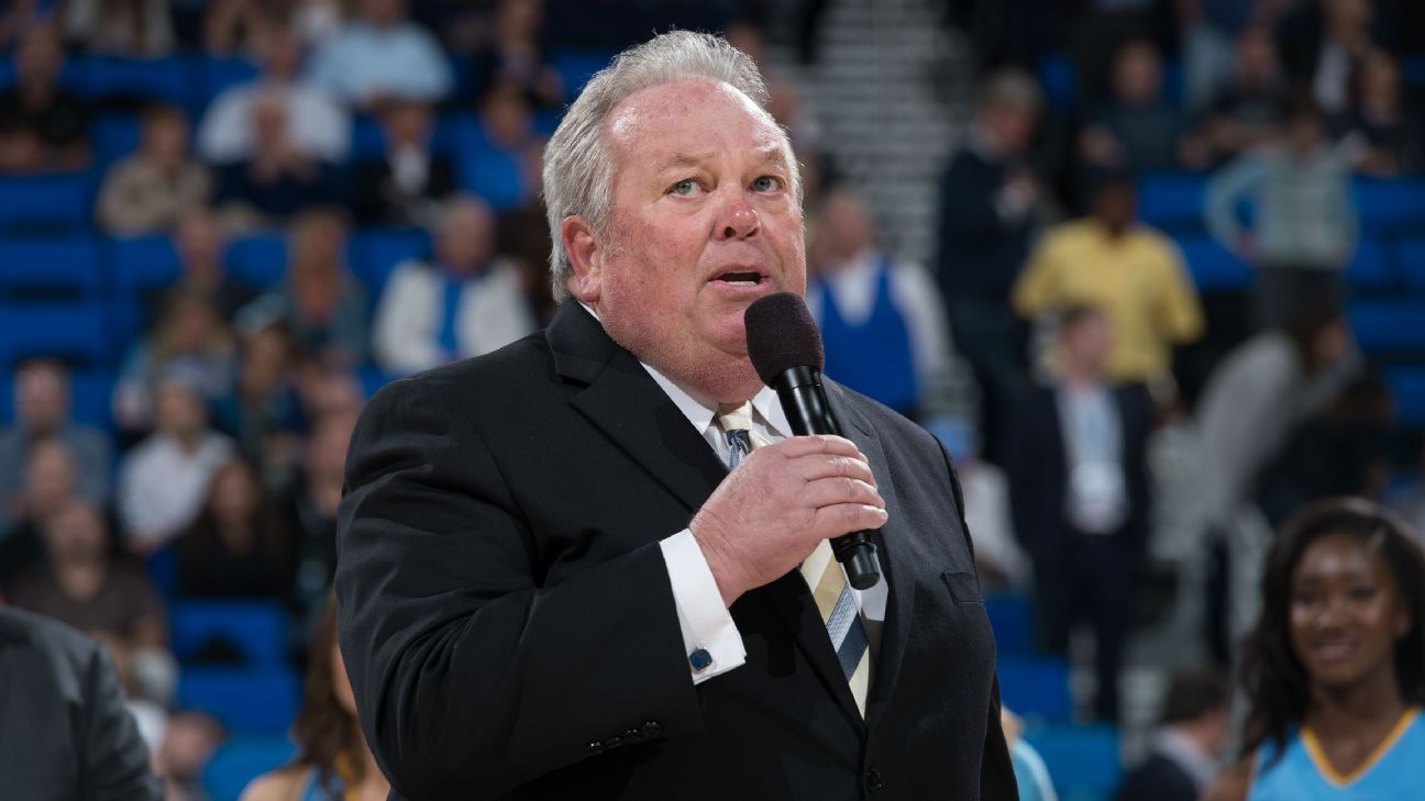 Roberts, voice of UCLA football and hoops, dies