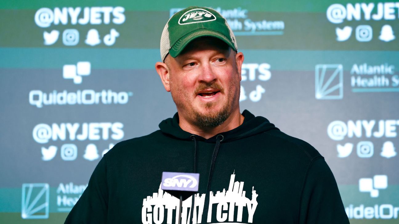 <div>Jets' Hackett: Payton broke code with comments</div>