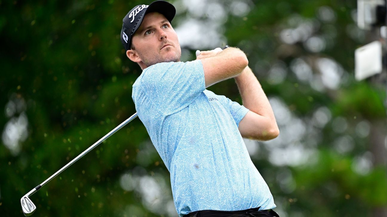 Russell Henley fires 8-under 62 to lead Wyndham Championship